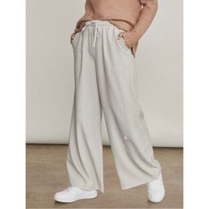 Elizabeth and James Wide Leg Pants in Light Beige/Cream